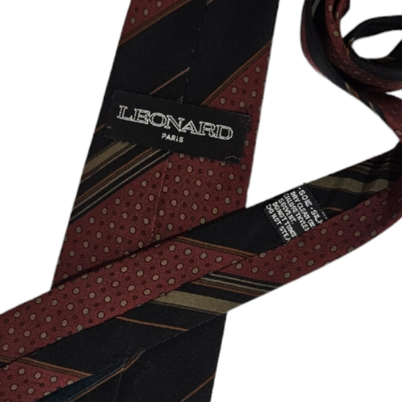 LEONARD VINTAGE RARE Bordeaux Geometric Floral Silk LUXURY Tie ITALY - Picture 2 of 3